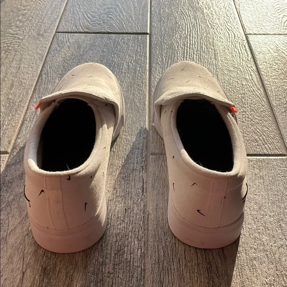 Nike White Slip-On Shoes with Black Accents - Picture 4 of 4